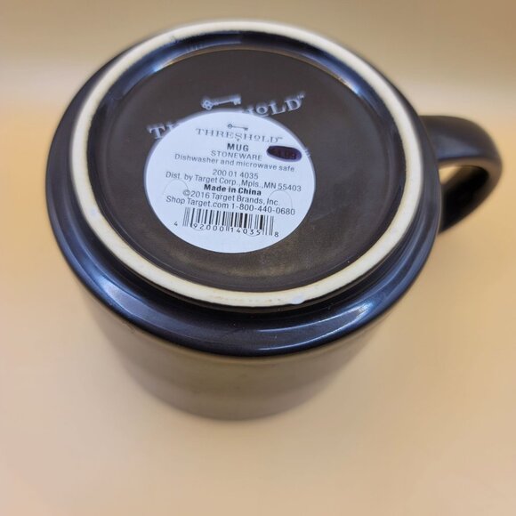 Threshold Stoneware Mug Brown with Snowflake A Dishwasher Microwave Safe jj3500 - Picture 3 of 4